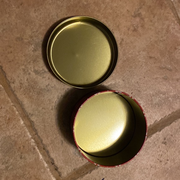 Mini round Merry Christmas tin nwt - Picture 3 of 3